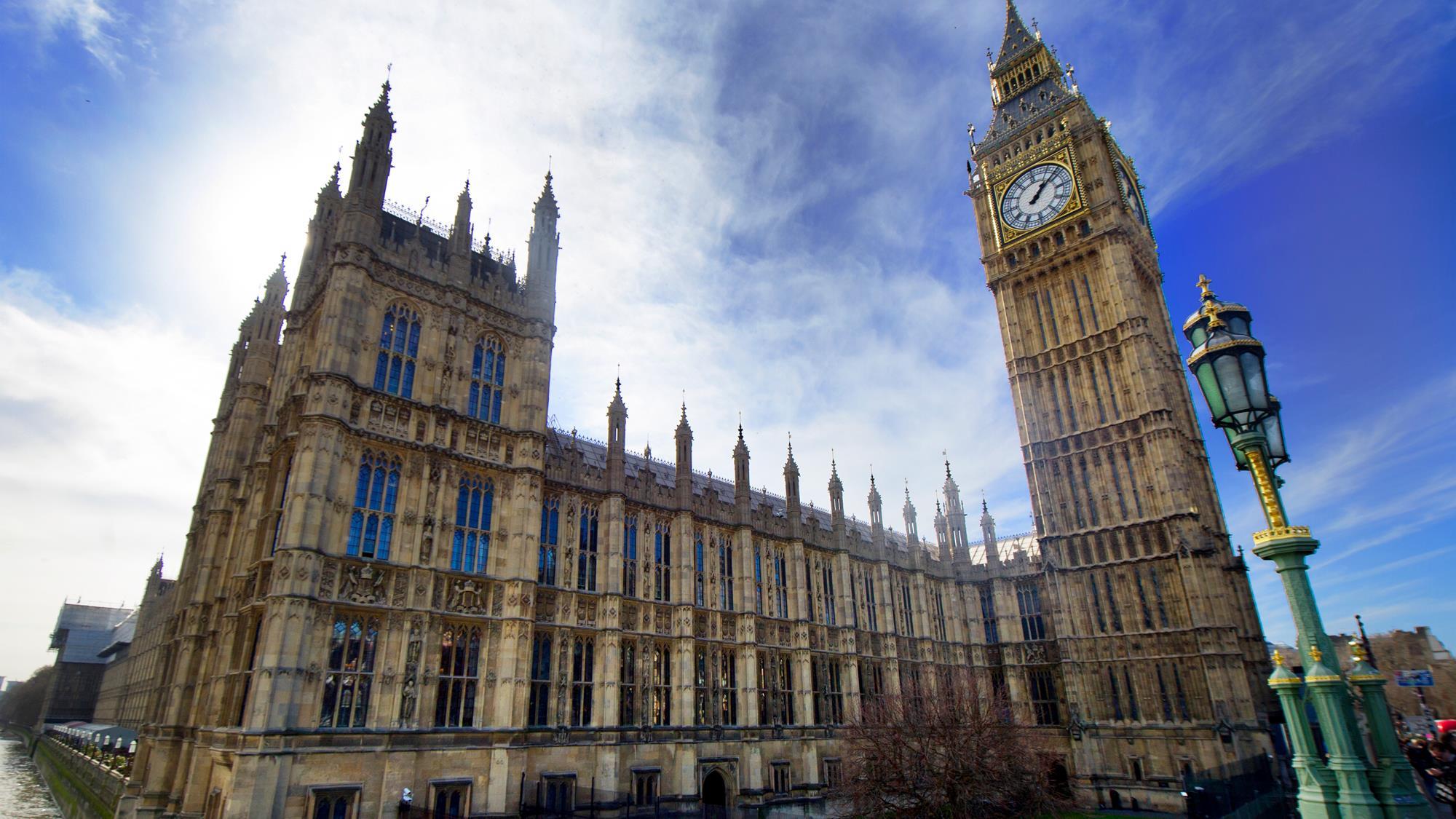 The houses of parliament фото