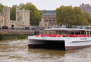The Tower of London River Tour boat, the Silver Raven, is welcomed to London by Governor of the Tower and Yeoman Gaoler © Historic Royal Palaces