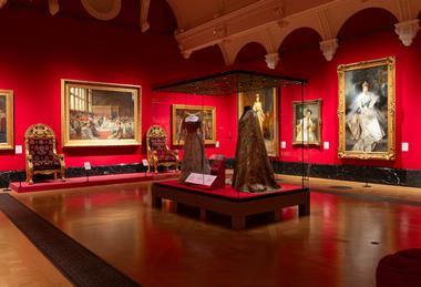 Edwardian portraits and clothing from magnificent court events