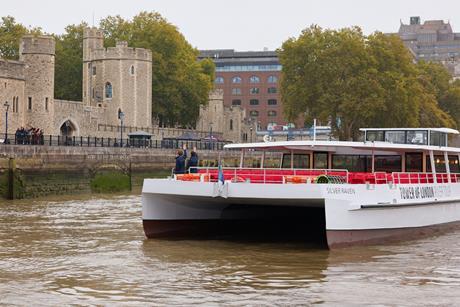 The Tower of London River Tour boat, the Silver Raven, is welcomed to London by Governor of the Tower and Yeoman Gaoler © Historic Royal Palaces