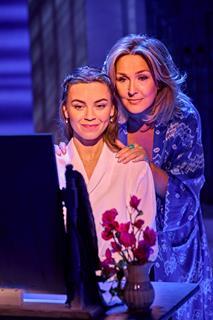 Stevie Doc(Sophie) & Mazz Murray (Donna) in Mamma Mia!