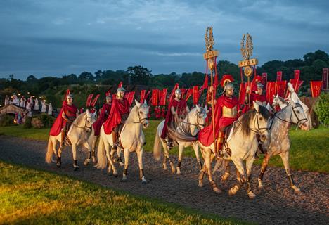 5 Romans Riding on horseback, Kynren