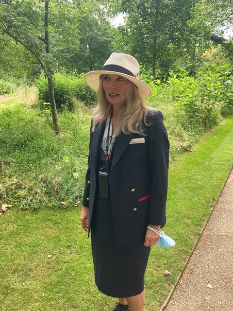 Mandy Komlosy tour guide at Buckingham Palace