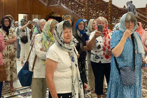 Booker Trips - Temple tour in Gravesend