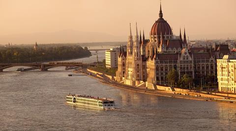 Cruise in Budapest