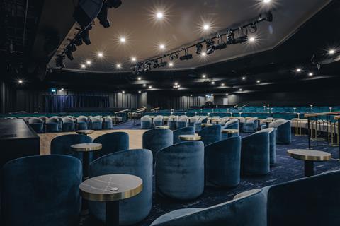 The performance lounge at The Runnymede on the Thames