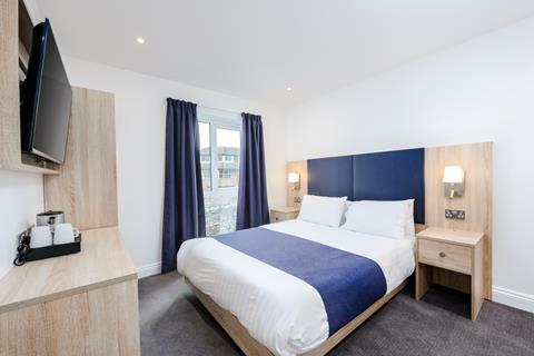 Daish's Holidays bedroom