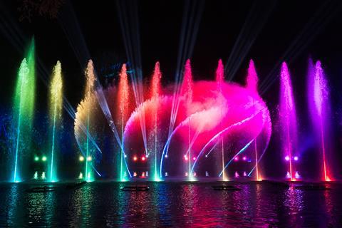 Fountains at Blenheim Palace lit up for Christmas