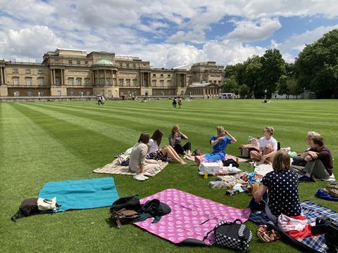 Buckingham Palace garden